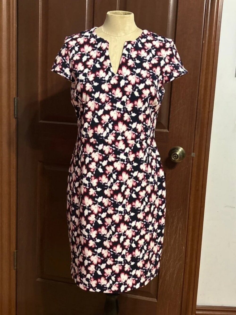 Banana republic floral navy blue sheath dress size 4